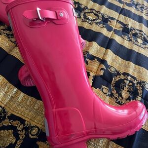 Girls pink hunter books size 2 also known as uk 33